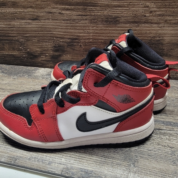 Air Jordan 1 Black Toe Size 10C kids TD toddlers Retro White Red 640735-069 - Picture 3 of 6